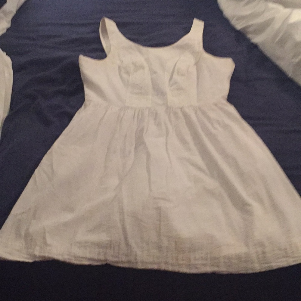 White Lilly Pulitzer seersucker size 6 dress